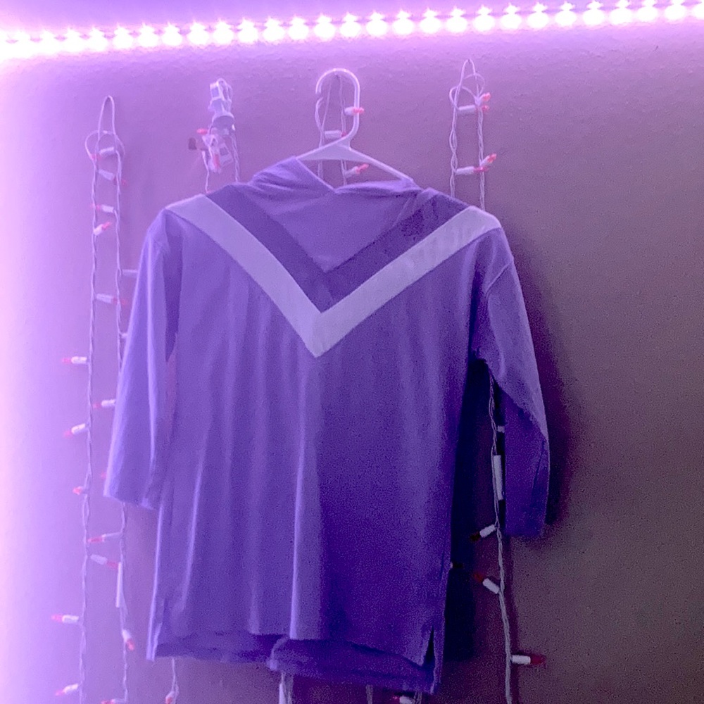 I’m selling a light purple light sweatshirt